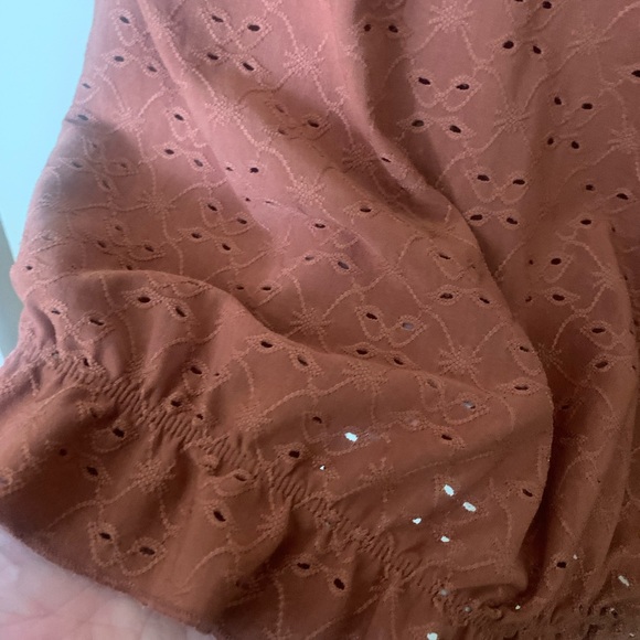 Rewind burnt Orange eyelet top with ruffles sleeves - Picture 4 of 7